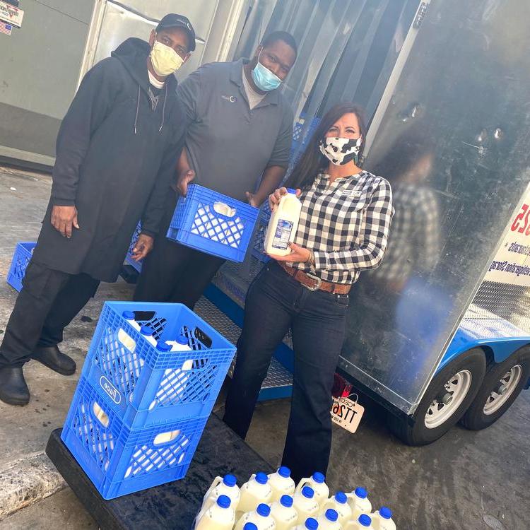 Georgia dairy farmers, DFA & Kroger give milk to COVID-19 heroes